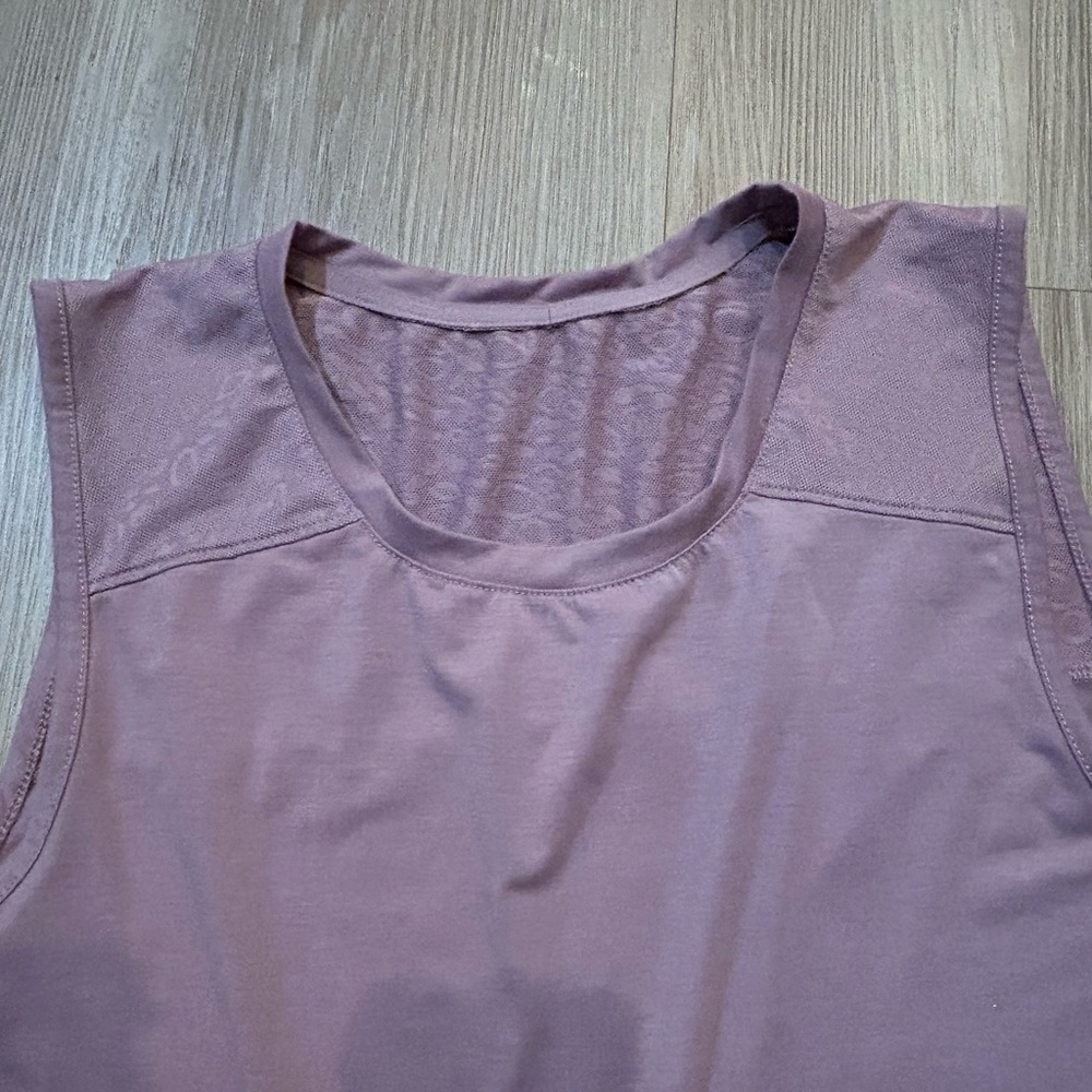 Bundle of 3 women’s workout tops • Size S• - Picture 3 of 7
